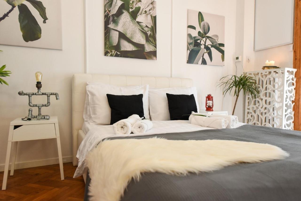 בוקרשט Vintage Elegance, Modern Comfort: 1Br Apartment Overlooking Calea Victoriei מראה חיצוני תמונה