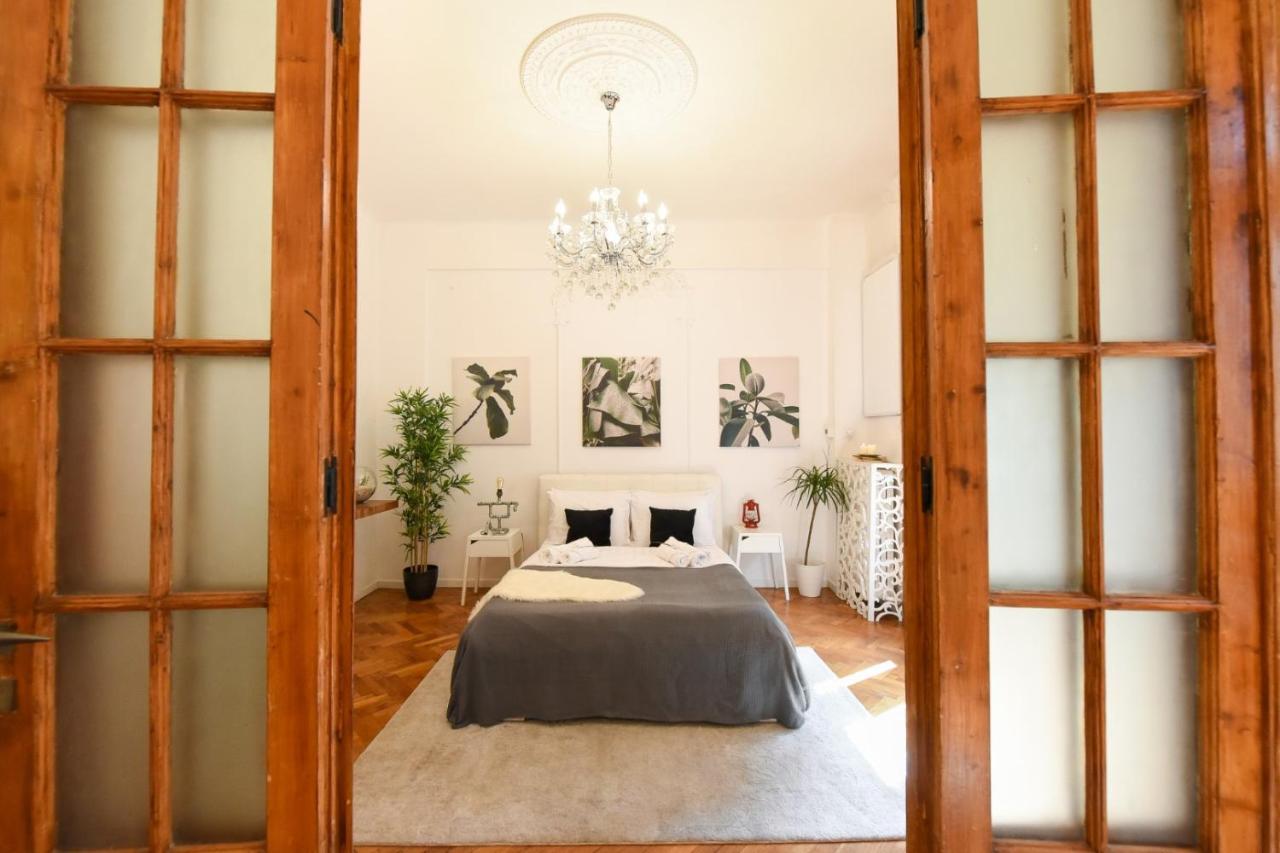 בוקרשט Vintage Elegance, Modern Comfort: 1Br Apartment Overlooking Calea Victoriei מראה חיצוני תמונה