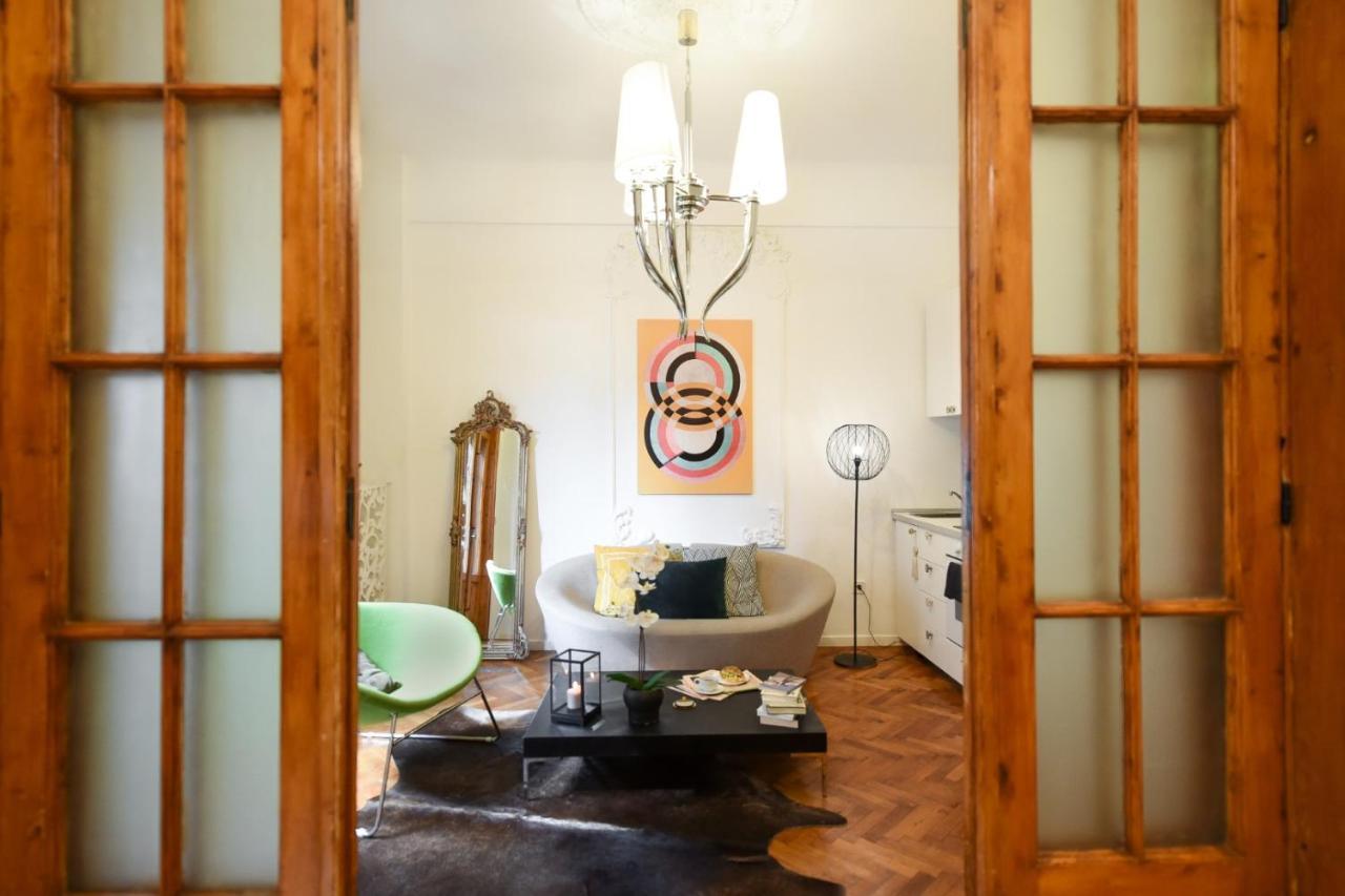 בוקרשט Vintage Elegance, Modern Comfort: 1Br Apartment Overlooking Calea Victoriei מראה חיצוני תמונה