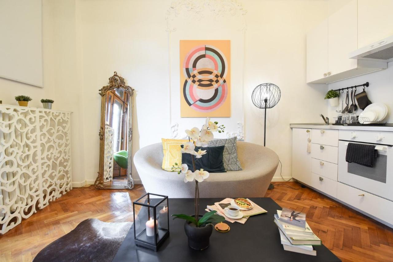 בוקרשט Vintage Elegance, Modern Comfort: 1Br Apartment Overlooking Calea Victoriei מראה חיצוני תמונה